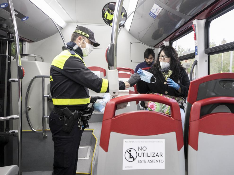 Nacho de Blas: "Conviene mantener la mascarilla en el transporte público" Nacho de Blas: "Conviene mantener la mascarilla en el transporte público"