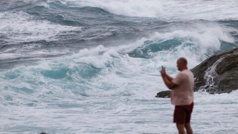 La borrasca Beatrice pone en alerta a doce comunidades por fuertes vientos, intensas lluvias y olas de ocho metros