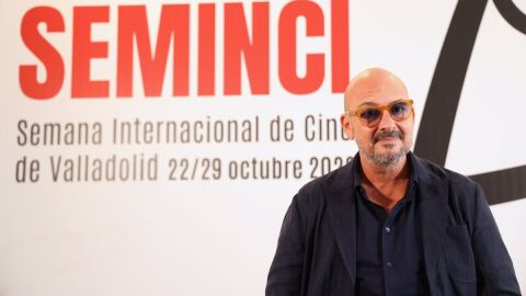 El director italiano Emanuele Crialese, durante la presentaci&oacute;n en la SEMINCI de Valladolid de 'L'Immensit&agrave;'
