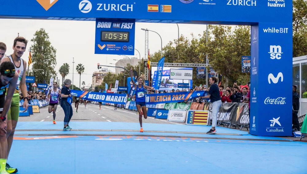Klosterhalfen gana la Media Maratón Valencia