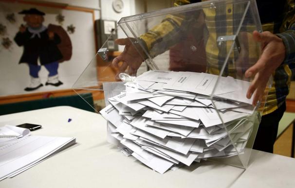 Los partidos políticos preparan la batalla por la capital de Almería Los partidos políticos preparan la batalla por la capital de Almería