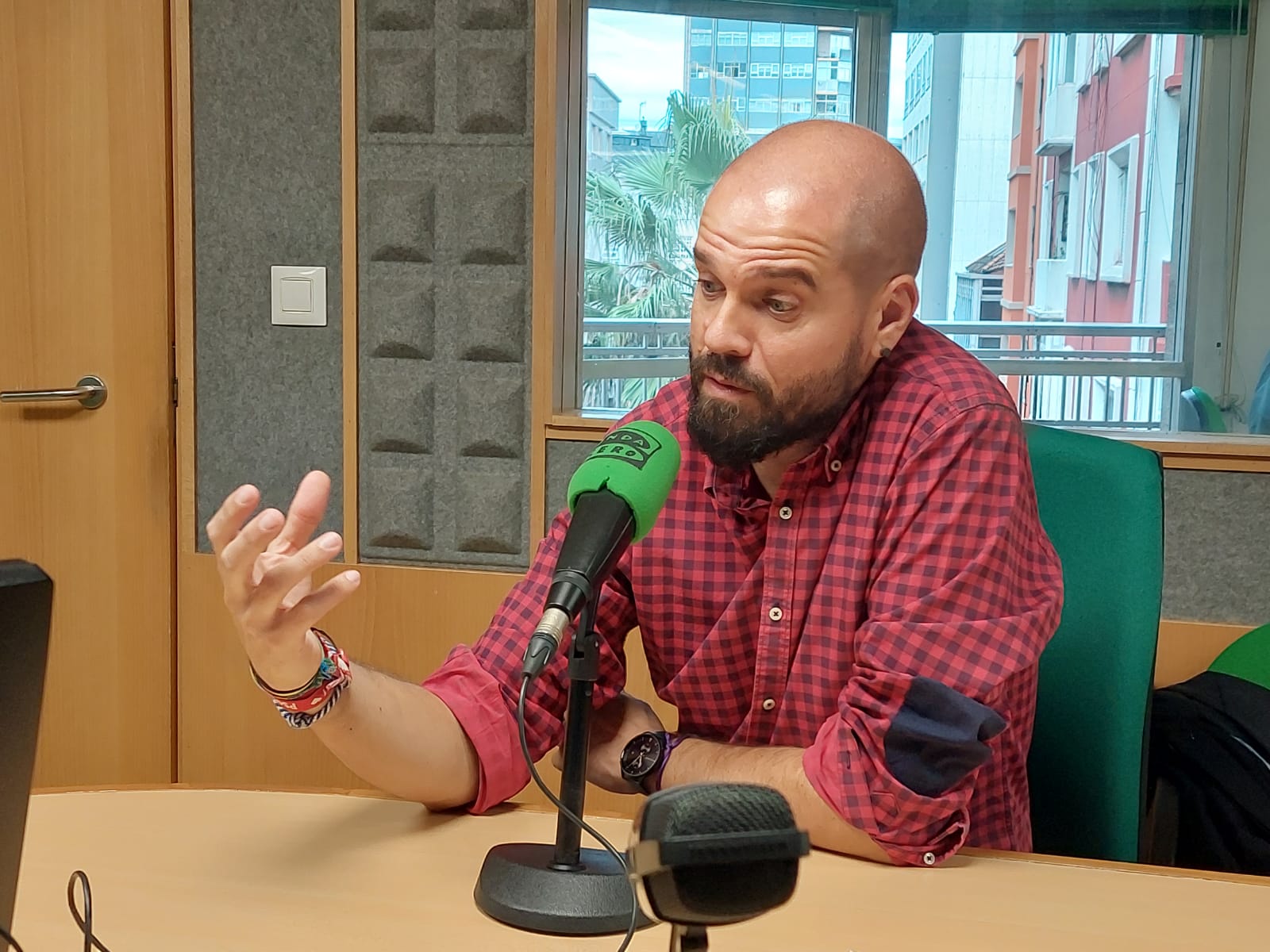 Iván Puentes: "A exposición Pontevedra Flúe é unha oportunidade para coñecer en detalle o modelo de cidade verde e azul no que traballamos" Iván Puentes: "A exposición Pontevedra Flúe é unha oportunidade para coñecer en detalle o modelo de cidade verde e azul no que traballamos"