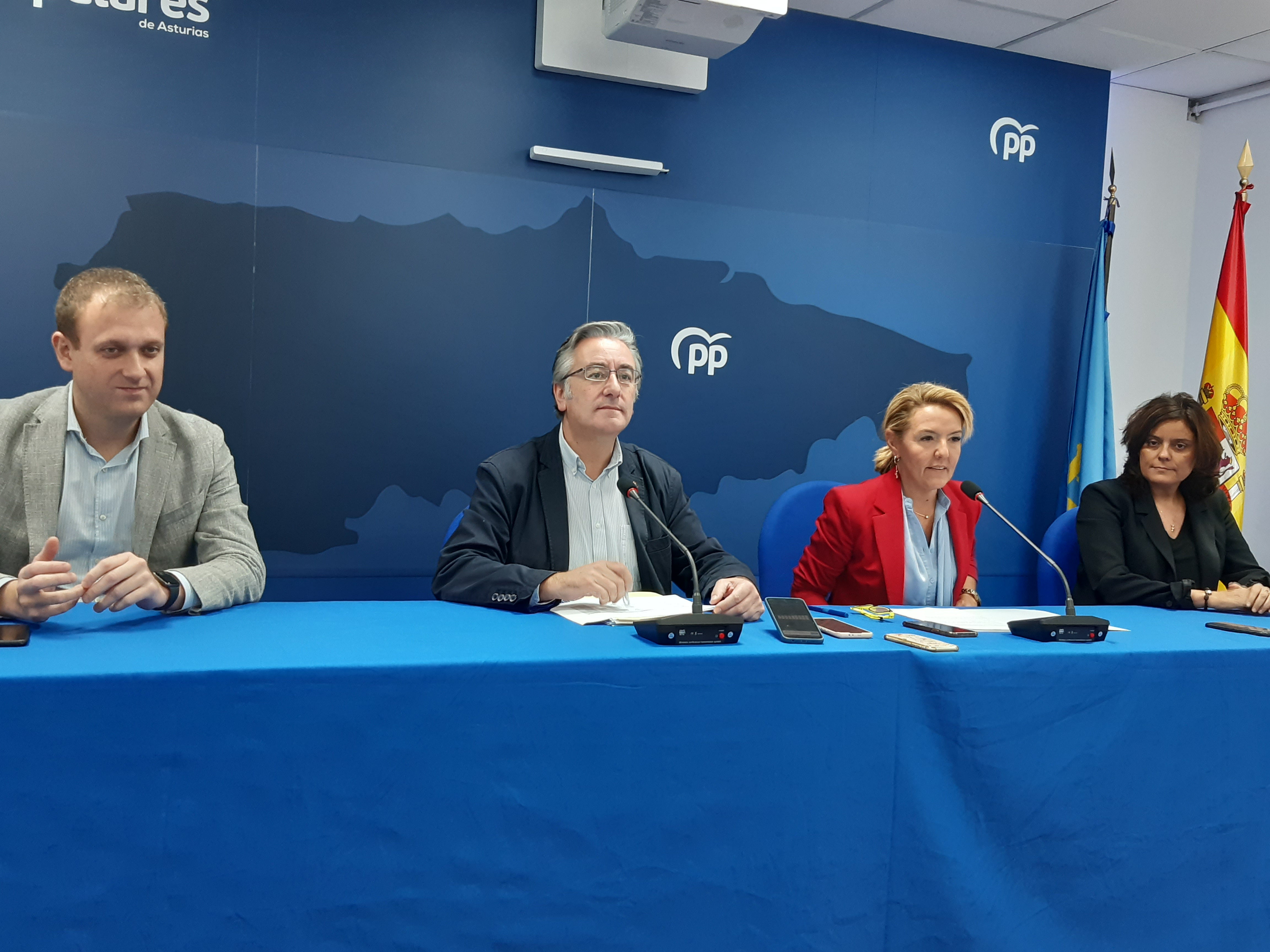 Mallada acusa a Barbón de un "atraco a mano armada" por mantener impuestos Mallada acusa a Barbón de un "atraco a mano armada" por mantener impuestos