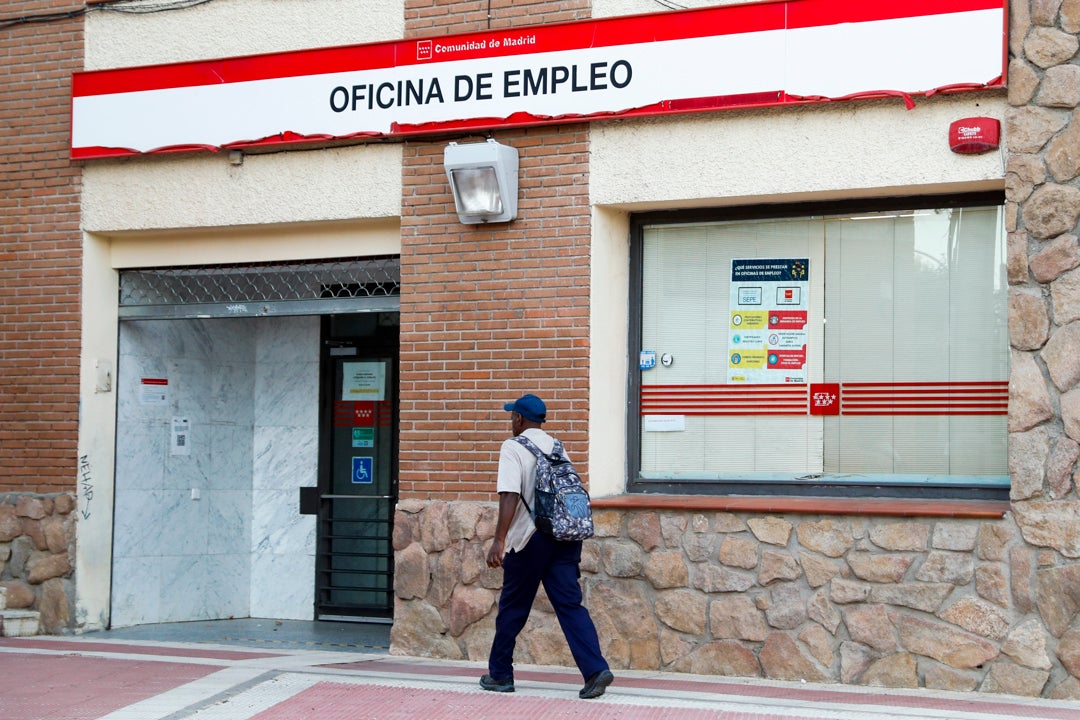 Datos EPA: El paro sube en 60.800 personas en el tercer trimestre y roza los 3 millones Datos EPA: El paro sube en 60.800 personas en el tercer trimestre y roza los 3 millones
