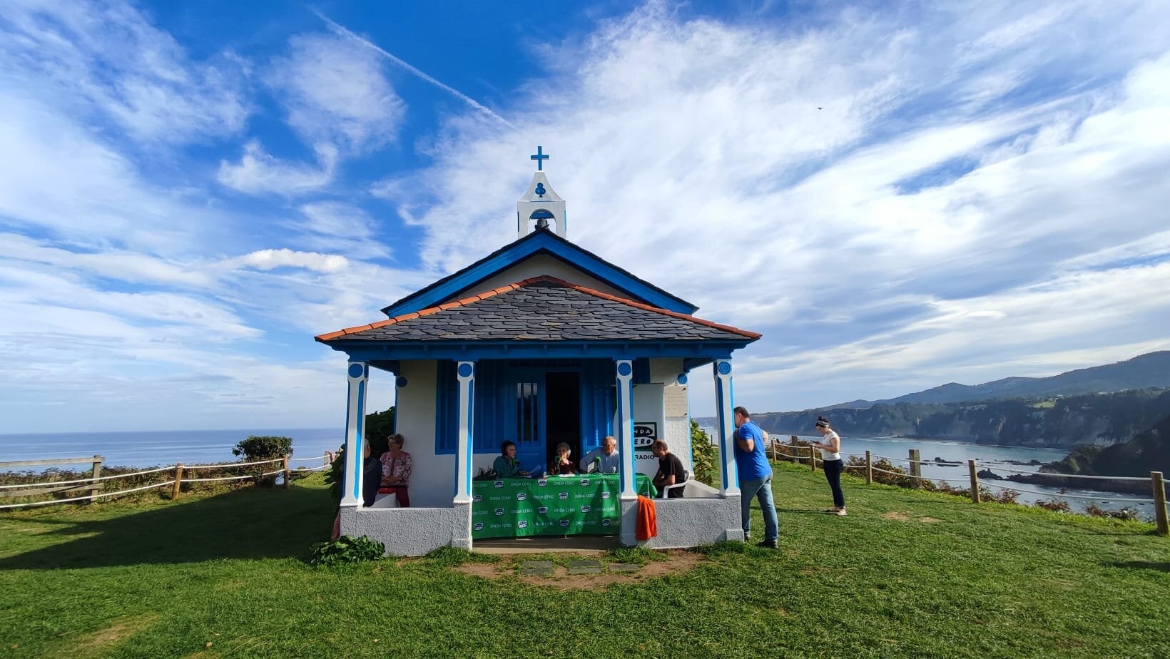 Más de Uno Luarca / Asturias desde Cadavedo Más de Uno Luarca / Asturias desde Cadavedo