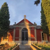 Fachada Cementerio Municipal de Valdepeñas Fachada Cementerio Municipal de Valdepeñas