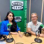 Isabel Egido y Fernando de Rojas en los estudios de Onda Cero Alicante