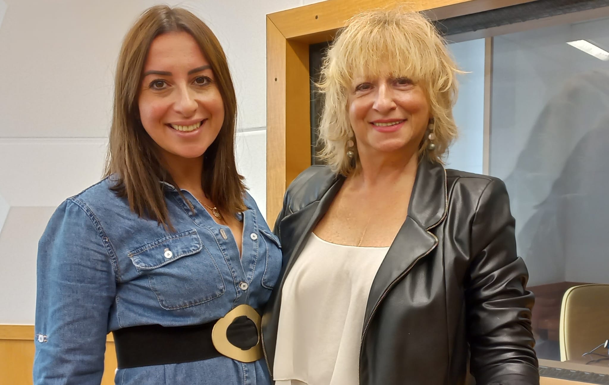 Desfilada solidària al Barris Nord en benefici de l'Associació Refem Desfilada solidària al Barris Nord en benefici de l'Associació Refem