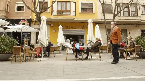Les empreses sol·liciten ajuda per a poder tirar endavant Les empreses sol·liciten ajuda per a poder tirar endavant