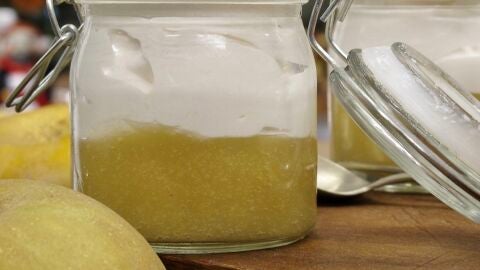 Mouse de queso con manzana asada