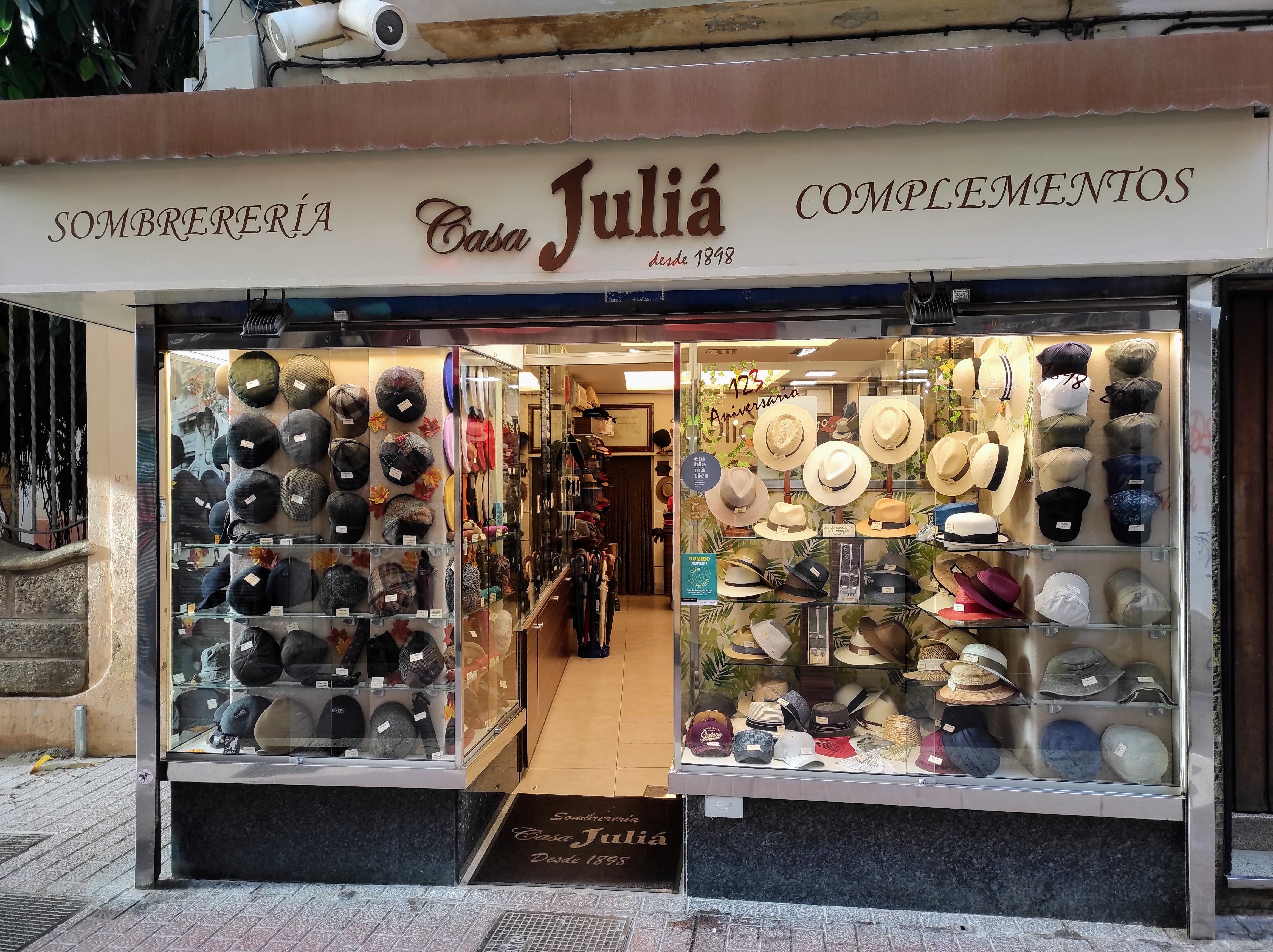 Casa Juliá: "Nos quedan vales de descuento y queremos repartir mucha felicidad" Casa Juliá: "Nos quedan vales de descuento y queremos repartir mucha felicidad"