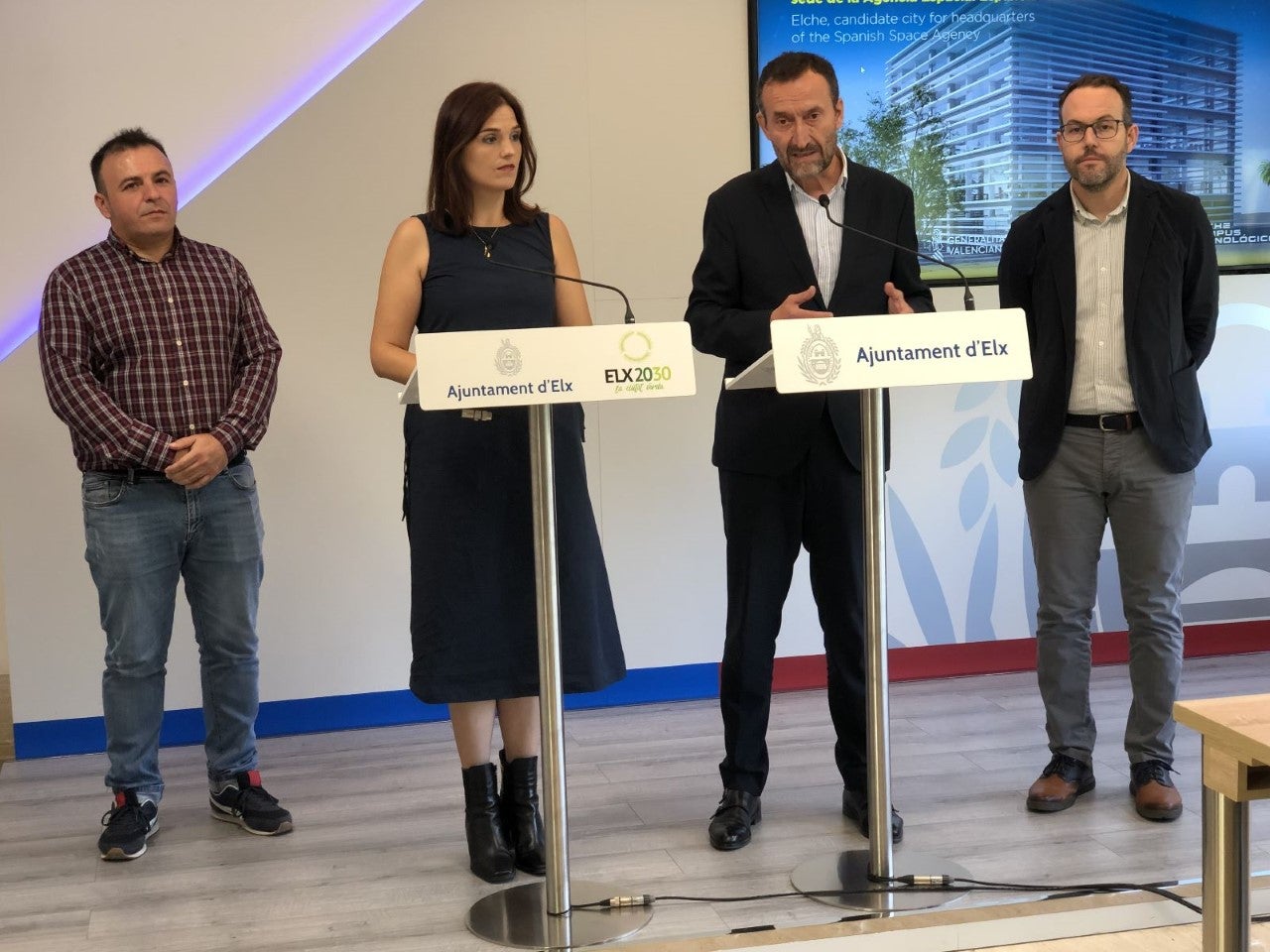 El PP pide la dimisión de la edil de Cultura pese al archivo de la denuncia por prevaricación y el PSOE exige que pida disculpas por la querella El PP pide la dimisión de la edil de Cultura pese al archivo de la denuncia por prevaricación y el PSOE exige que pida disculpas por la querella