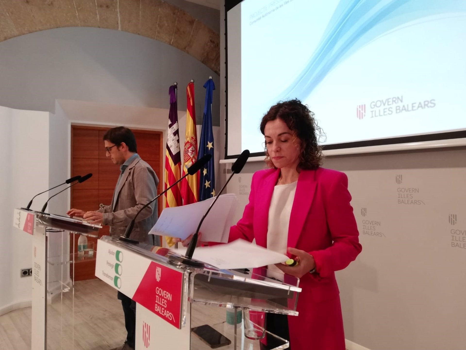 El Govern aprueba su proyecto de presupuestos por 7.133 millones, con casi 1.000 millones de inversión pública El Govern aprueba su proyecto de presupuestos por 7.133 millones, con casi 1.000 millones de inversión pública