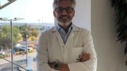 Doctor Rafael Cuenca. Jefe del Servicio de Medicina Interna del Hospital Quirón Córdoba Doctor Rafael Cuenca. Jefe del Servicio de Medicina Interna del Hospital Quirón Córdoba