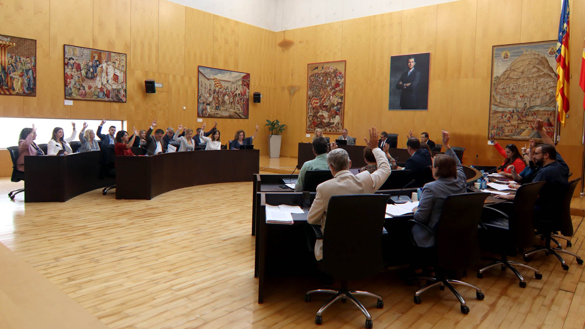 Benidorm aprueba rebajar el tipo impositivo del IBI al 0,667% Benidorm aprueba rebajar el tipo impositivo del IBI al 0,667%