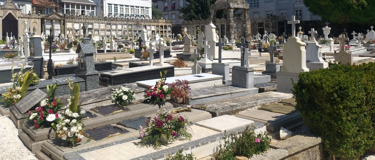 Los gallegos cumplen con la visita a sus seres queridos Los gallegos cumplen con la visita a sus seres queridos