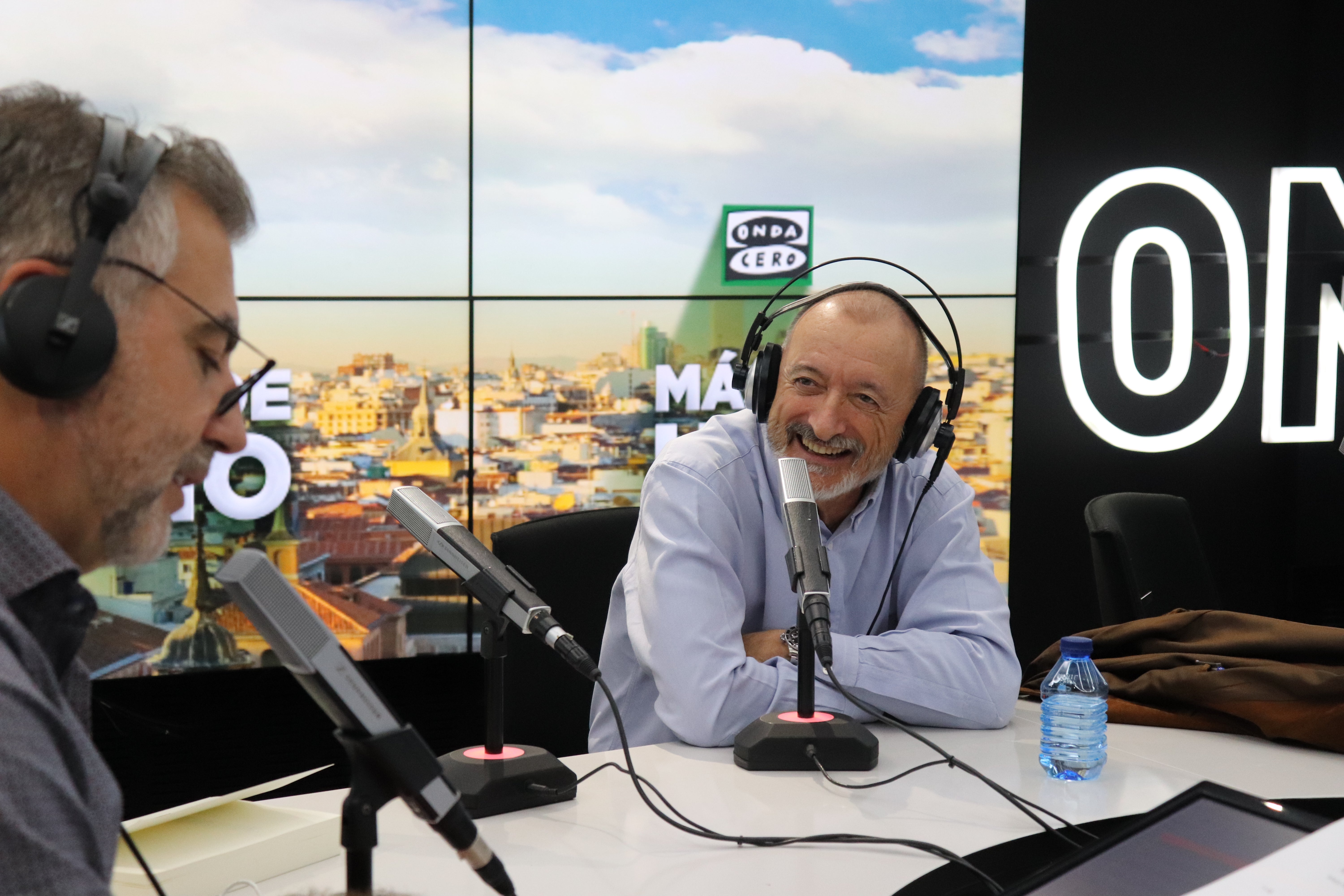 Arturo Pérez-Reverte: "En el futuro, contar historias dependerá del soporte en que se haga" Arturo Pérez-Reverte: "En el futuro, contar historias dependerá del soporte en que se haga"