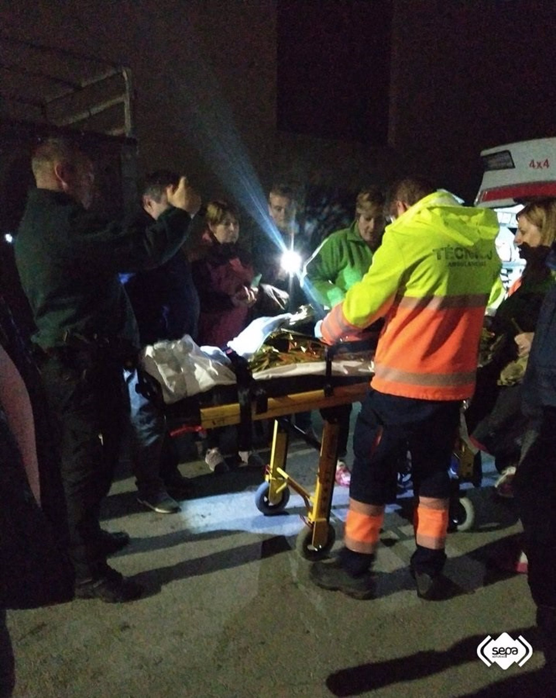 Herido leve tras precipitarse tres metros por una cuneta en Aller Herido leve tras precipitarse tres metros por una cuneta en Aller