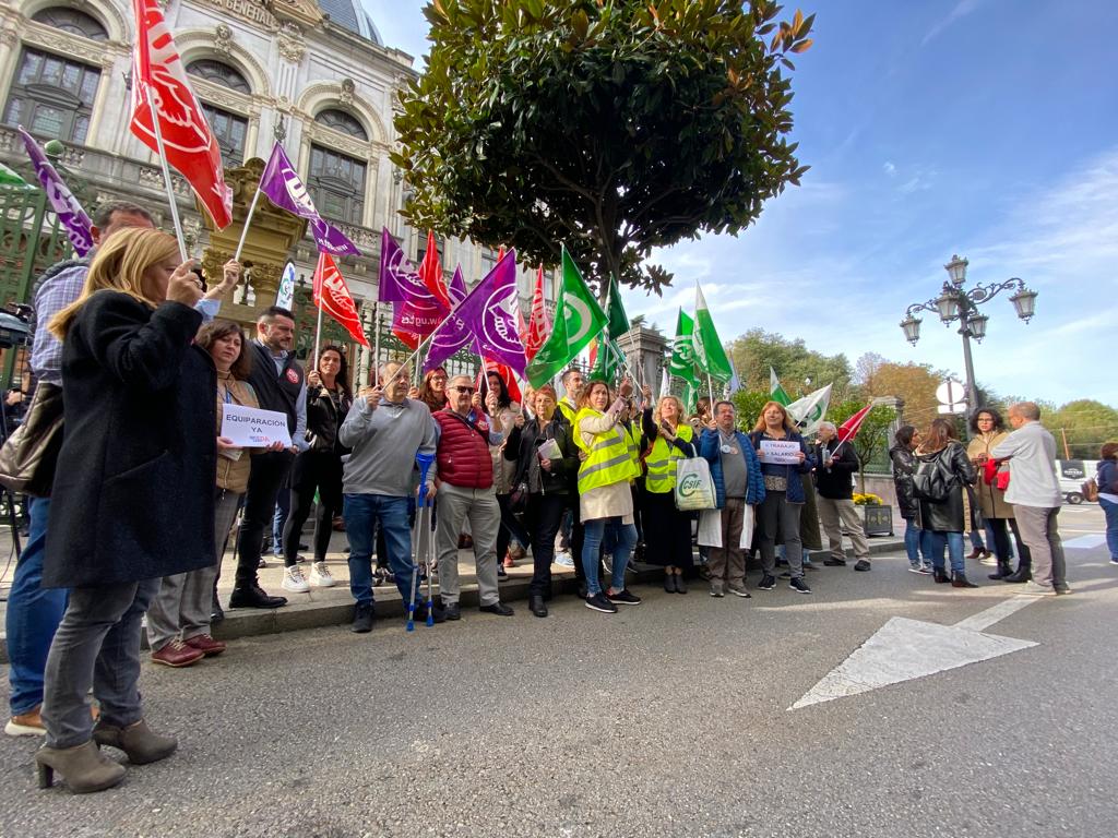 Trabajadores del Servicio de Atención Continuada reivindican la equiparación salarial con el Suap Trabajadores del Servicio de Atención Continuada reivindican la equiparación salarial con el Suap