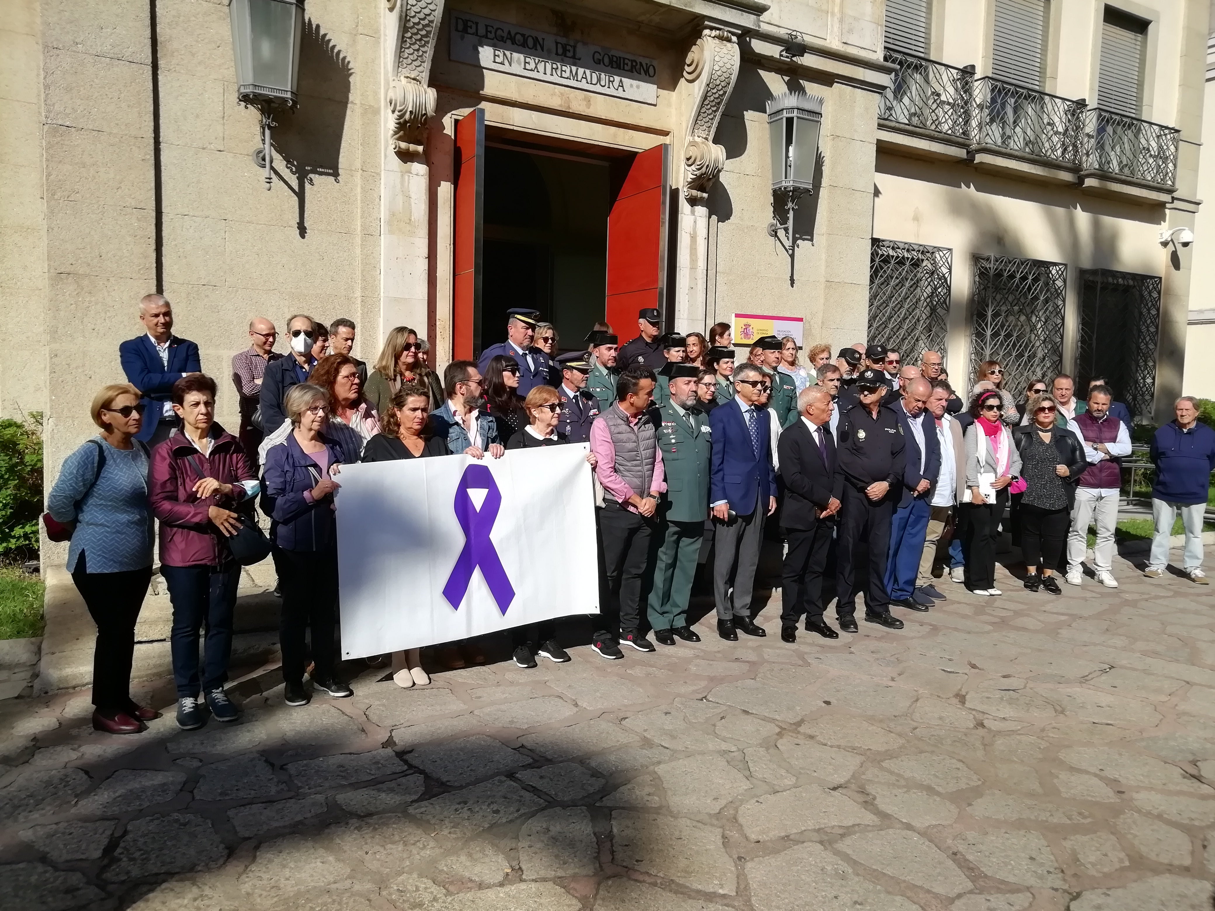 La mujer asesinada por su pareja en Valencia de Alcántara tenía dos hijos y el detenido pasará a disposición judicial este jueves La mujer asesinada por su pareja en Valencia de Alcántara tenía dos hijos y el detenido pasará a disposición judicial este jueves