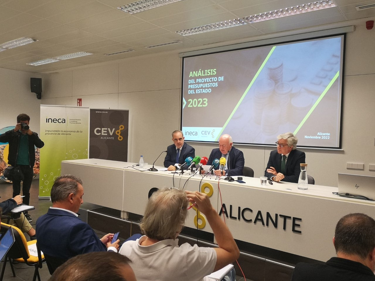 CEV Alicante e INECA ponen el foco en la baja ejecución de los PGE y en la falta de transparencia e información de las inversiones, que agravan el déficit inversor de la provincia CEV Alicante e INECA ponen el foco en la baja ejecución de los PGE y en la falta de transparencia e información de las inversiones, que agravan el déficit inversor de la provincia