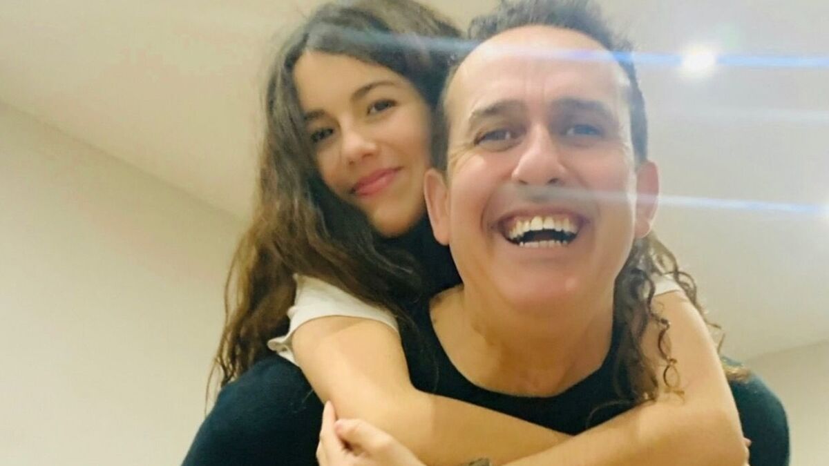 El padre de Kira López, la niña de 15 años que se suicidó por sufrir bullying, reúne 230.000 firmas para un plan nacional contra el acoso El padre de Kira López, la niña de 15 años que se suicidó por sufrir bullying, reúne 230.000 firmas para un plan nacional contra el acoso