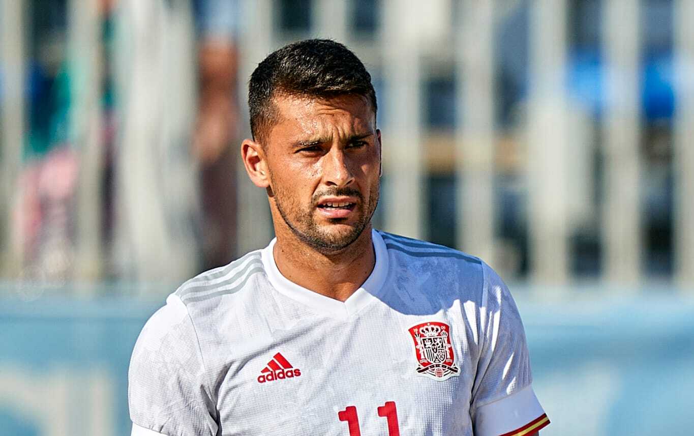 Chiky Ardil, jugador nominado a balón de oro en fútbol playa Chiky Ardil, jugador nominado a balón de oro en fútbol playa
