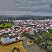 Santa Bárbara de Casa tiene alrededor de 1.100 habitantes Santa Bárbara de Casa tiene alrededor de 1.100 habitantes