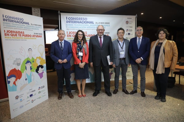 Un congreso analiza la comunicación entre pacientes de cáncer y sus médicos Un congreso analiza la comunicación entre pacientes de cáncer y sus médicos