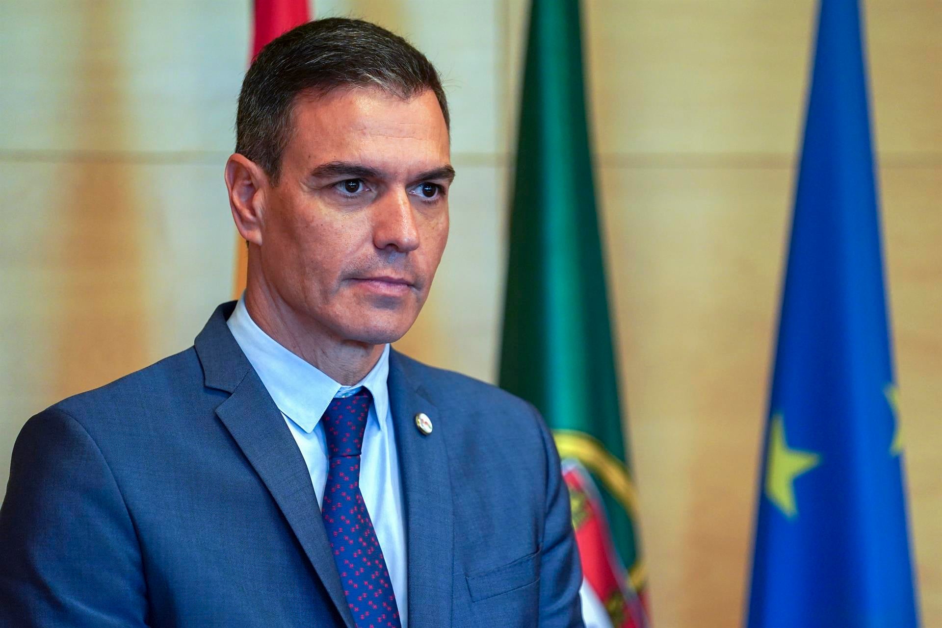 El CIS de Tezanos da la victoria al PSOE, aunque el PP recorta hasta los 3,4 puntos El CIS de Tezanos da la victoria al PSOE, aunque el PP recorta hasta los 3,4 puntos