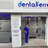 Elisabet Ferrer, odontóloga y propietaria de Dentalferrer, en la calle Germans García Peñaranda, 1, de Palma