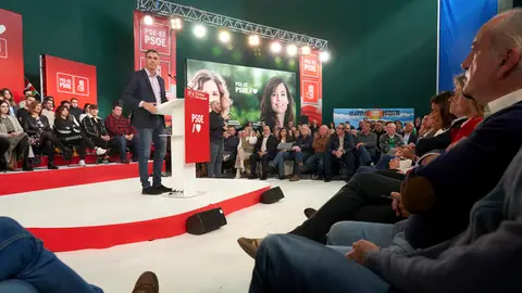 El presidente del Gobierno, Pedro Sánchez, durante un acto electoral en Vitoria El presidente del Gobierno, Pedro Sánchez, durante un acto electoral en Vitoria