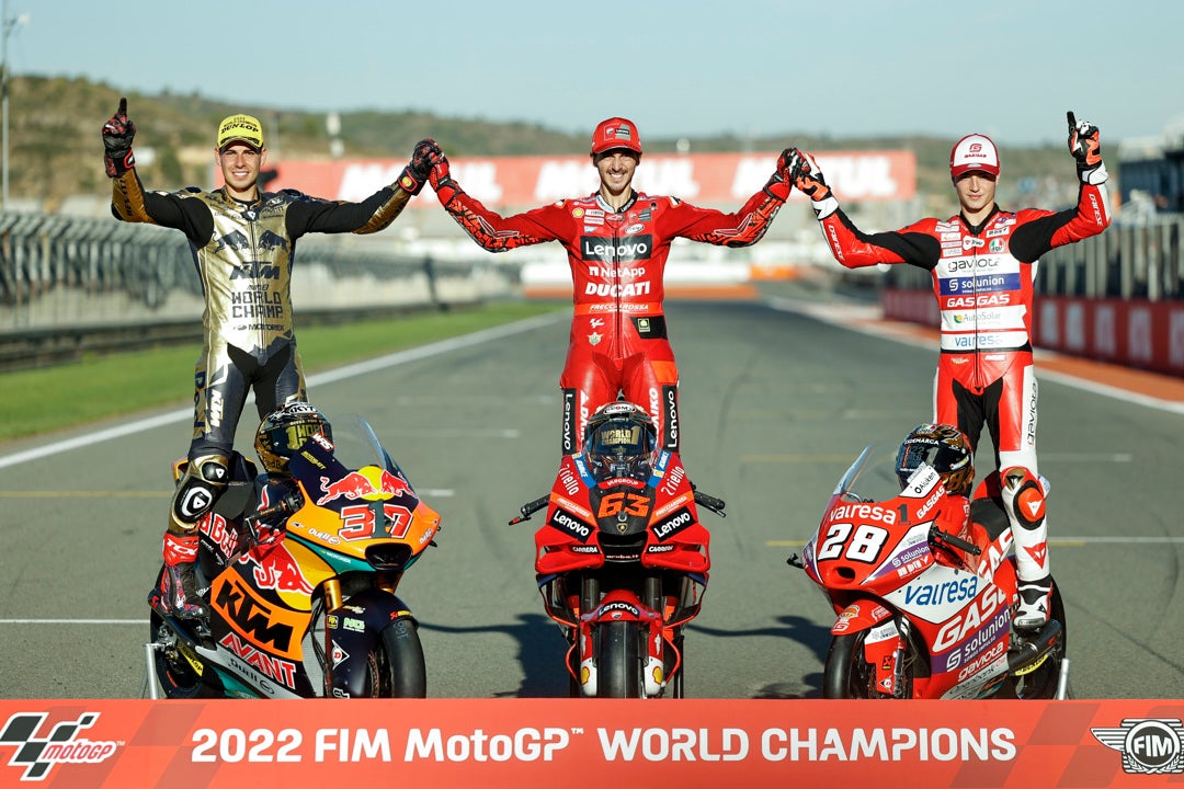 Bagnaia se lleva su primer mundial de MotoGP; Rins suma su segunda victoria Bagnaia se lleva su primer mundial de MotoGP; Rins suma su segunda victoria
