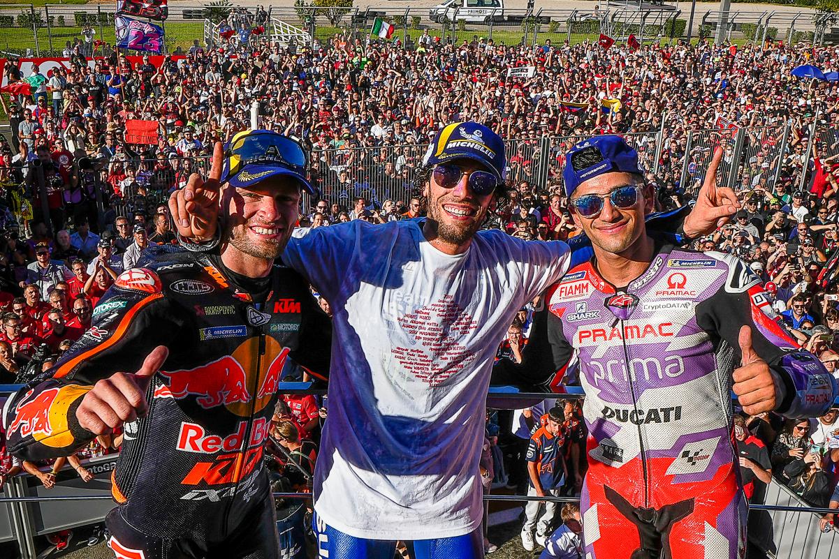 Álex Rins: "Hemos demostrado que con Suzuki éramos capaces de ganar carreras" Álex Rins: "Hemos demostrado que con Suzuki éramos capaces de ganar carreras"