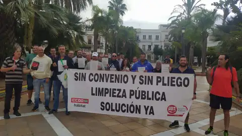 Instantes de la concentración en la Plaza Isaac Peral Instantes de la concentración en la Plaza Isaac Peral
