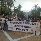 Instantes de la concentración en la Plaza Isaac Peral Instantes de la concentración en la Plaza Isaac Peral