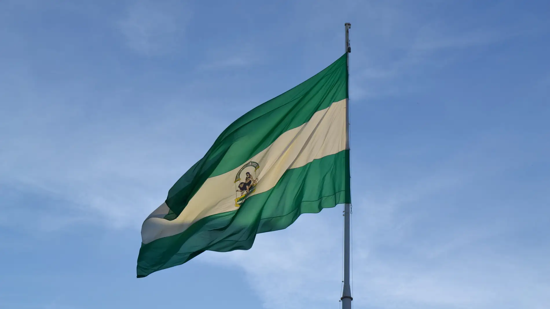 Andalucía celebrará oficialmente el 4 de diciembre el Día de la bandera