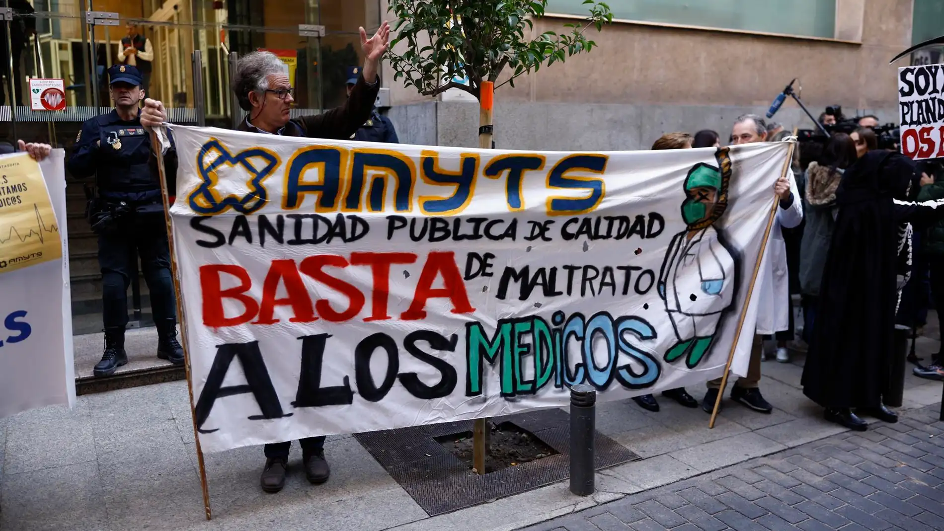 Manifestación de sanitarios en Madrid hoy: calles cortadas al tráfico Onda Cero Radio