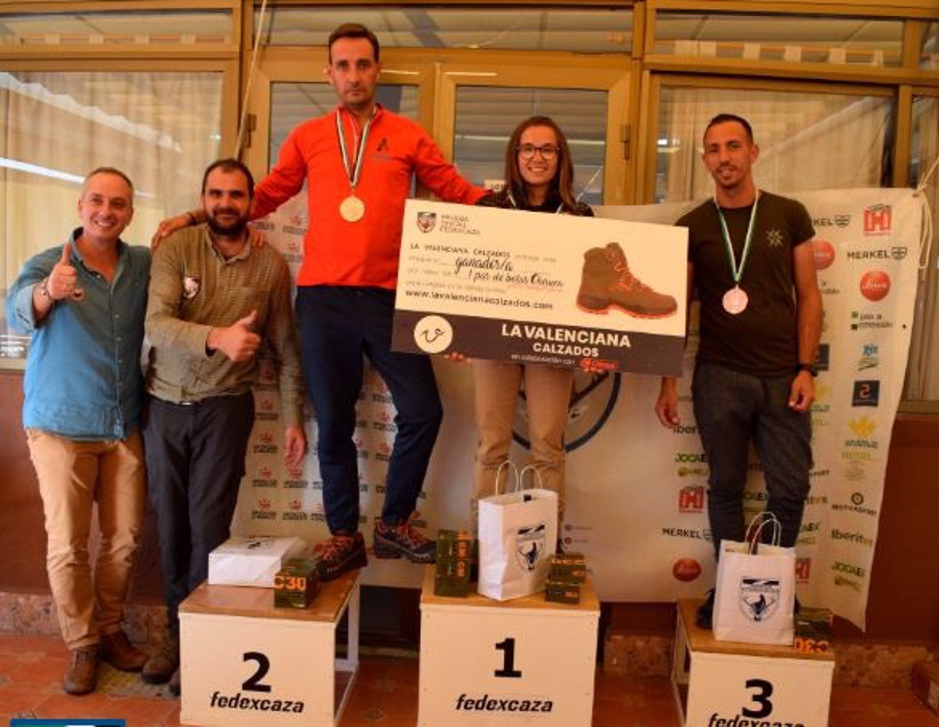 María Fernández primera mujer que vence en el campeonato de Extremadura de Caza menor con Perro María Fernández primera mujer que vence en el campeonato de Extremadura de Caza menor con Perro