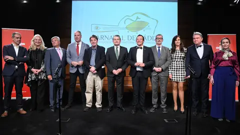 Foto de familia del acto del Carnaval de Cádiz Foto de familia del acto del Carnaval de Cádiz