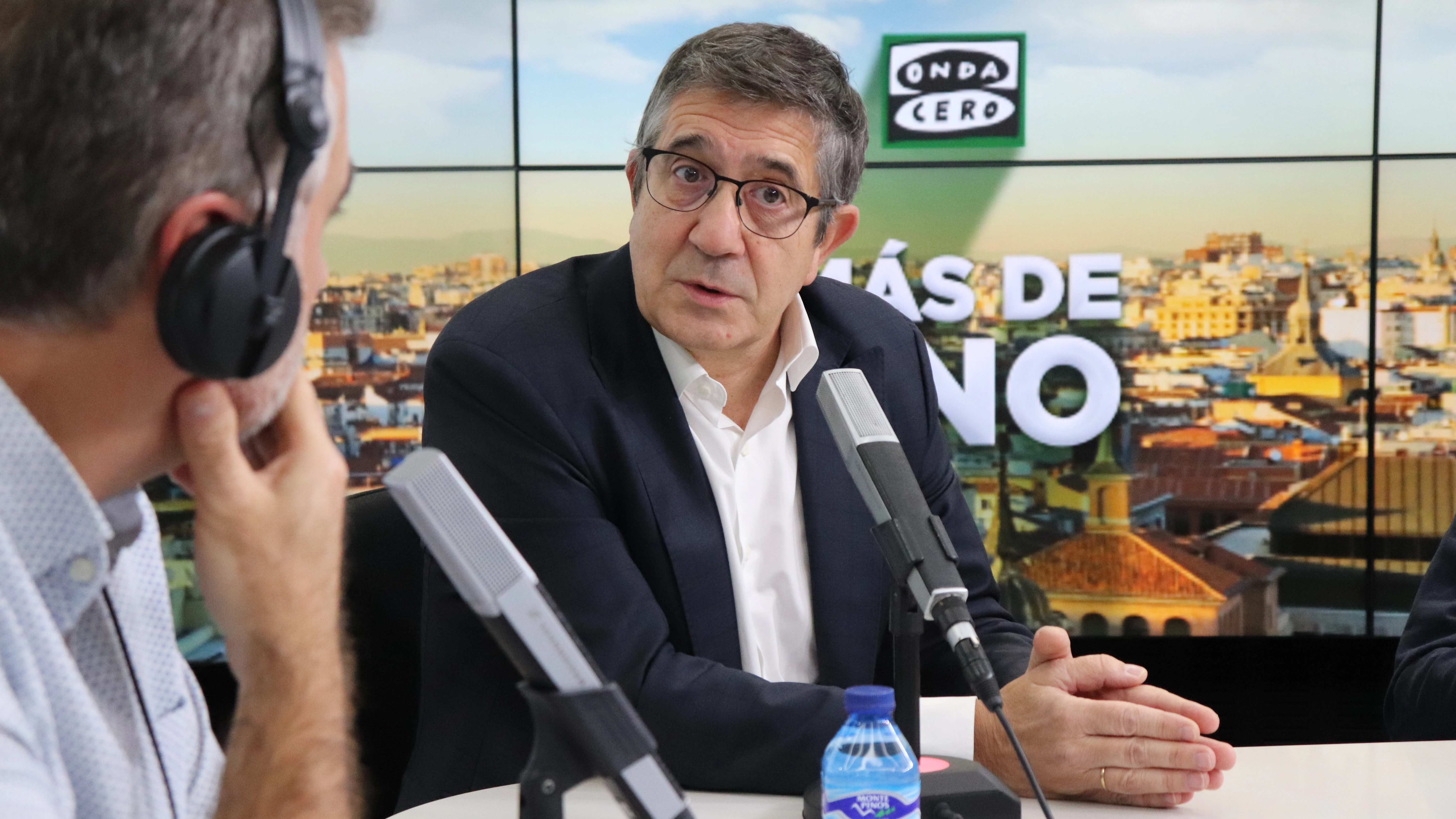 Patxi López con Carlos Alsina en 'Más de uno' Patxi López con Carlos Alsina en 'Más de uno'