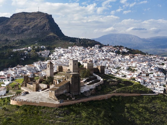 Descubriendo Álora Descubriendo Álora