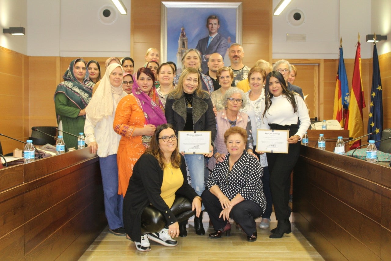 Nules reconoce a los participantes en la V Trobada Gastronòmica Intercultural Nules reconoce a los participantes en la V Trobada Gastronòmica Intercultural