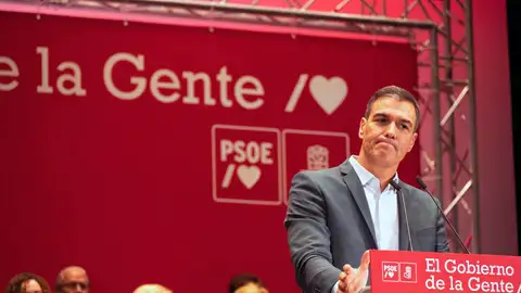 Sánchez durante un acto de partido en Baza (Granada) Sánchez durante un acto de partido en Baza (Granada)