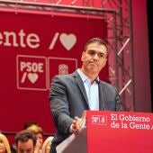 Sánchez durante un acto de partido en Baza (Granada)