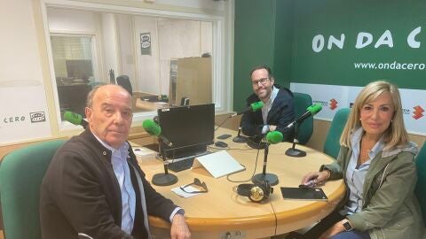 H&eacute;ctor D&iacute;ez, Elena Bonet y el profesor Jos&eacute; Ruiz. 