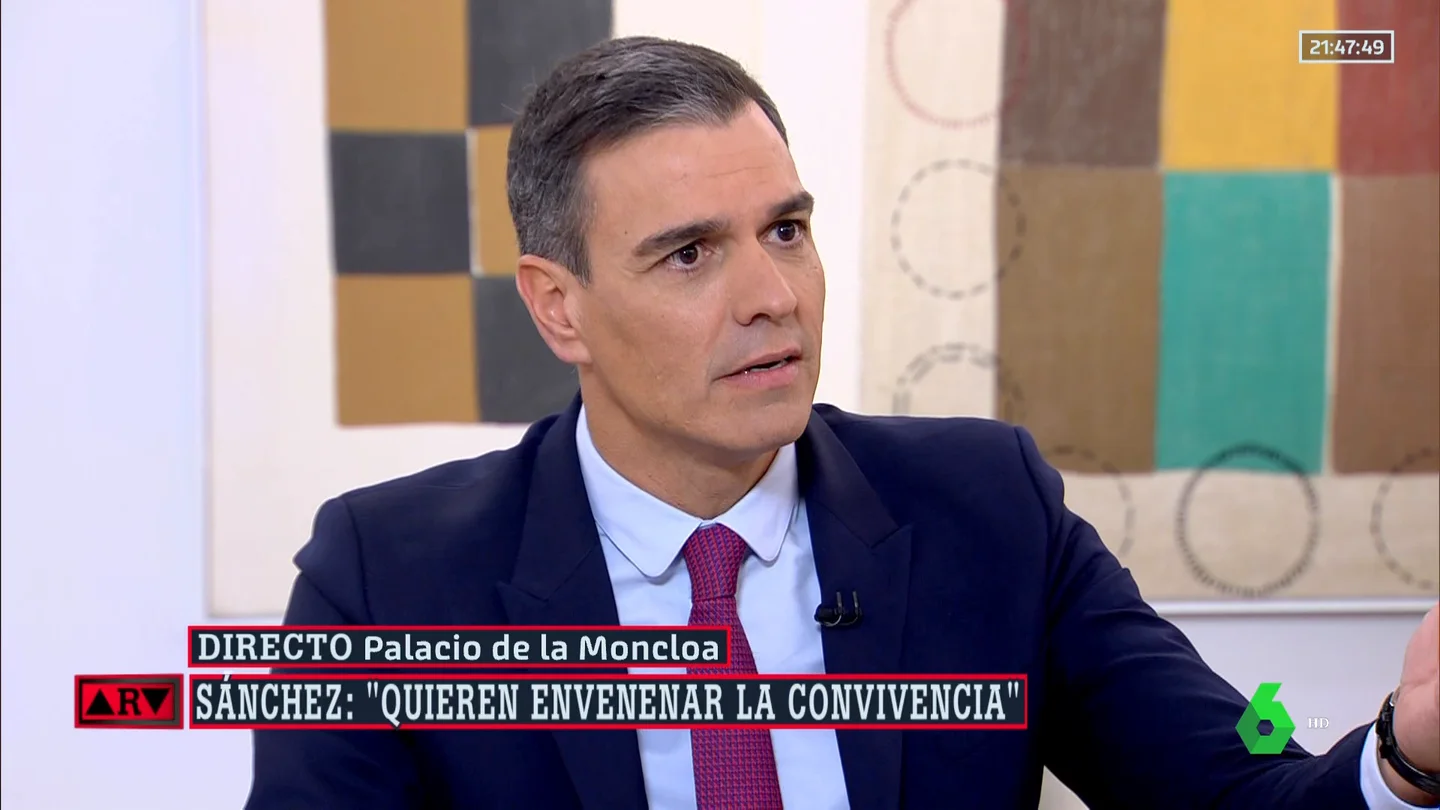 Sánchez responde a Ayuso tras comparar su gobierno con el de Nicaragua: "Sus palabras se descalifican por sí solas" Sánchez responde a Ayuso tras comparar su gobierno con el de Nicaragua: "Sus palabras se descalifican por sí solas"