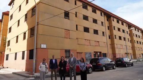 ALGEMESI RAVAL DERRUMBE ALGEMESI RAVAL DERRUMBE