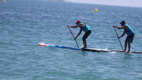 Deportistas entren&aacute;ndose de cara a la prueba. 
