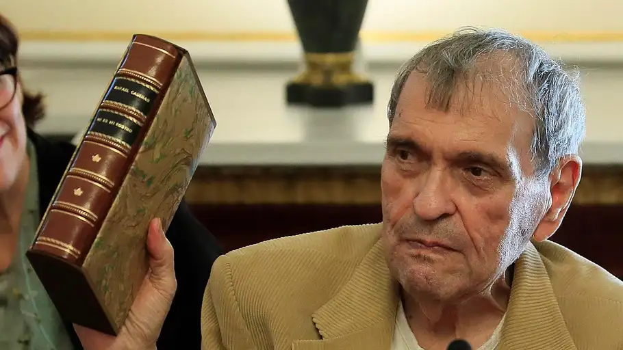 El poeta venezolano Rafael Cadenas, Premio Cervantes 2022 El poeta venezolano Rafael Cadenas, Premio Cervantes 2022